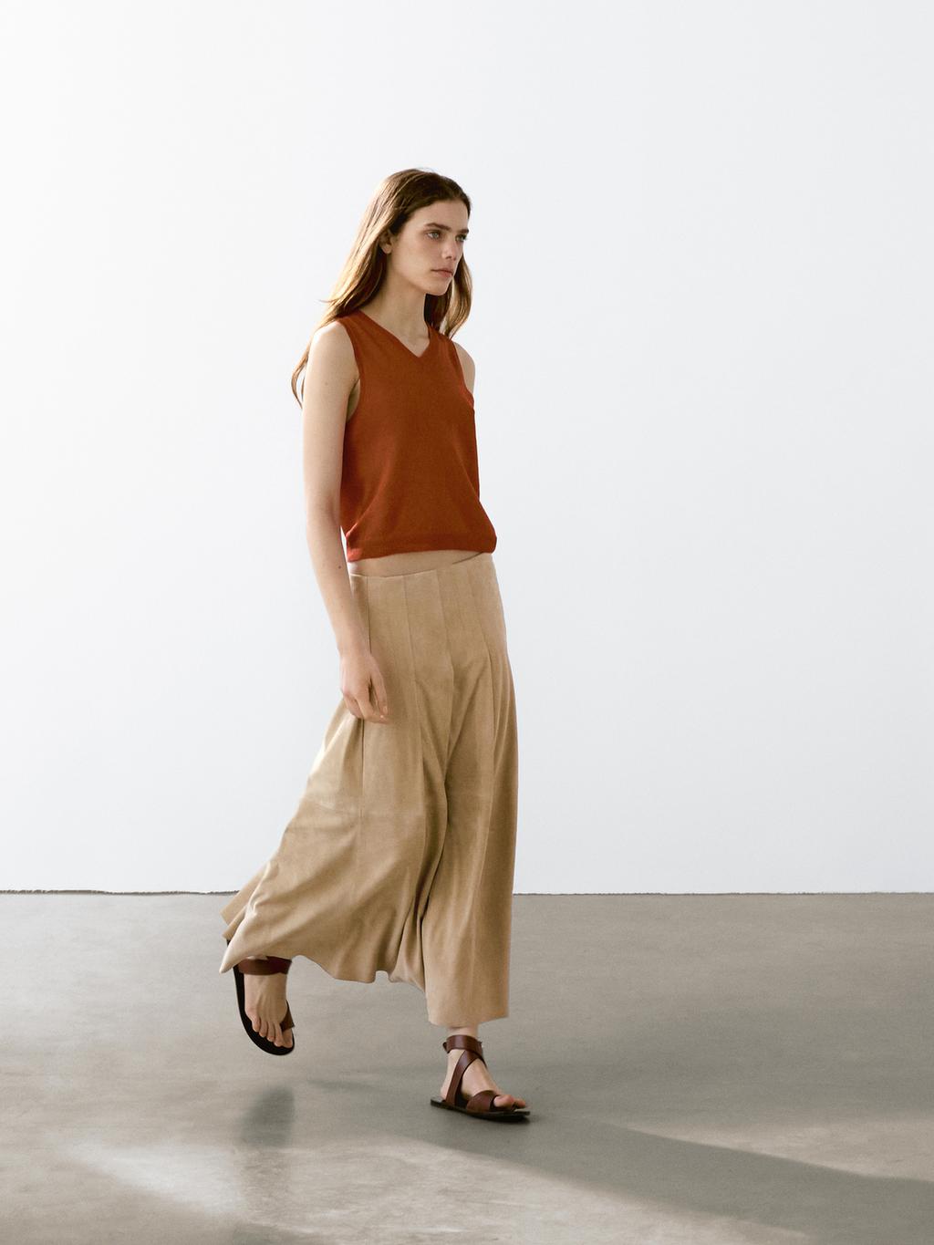 Long pleated suede leather skirt