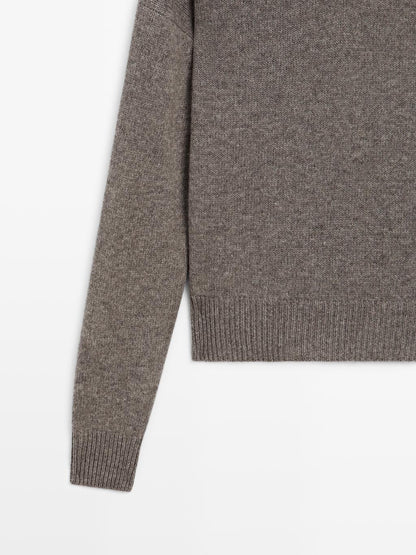 100% wool V-neck knit sweater