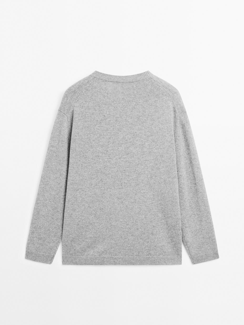 100% cashmere oversize V-neck sweater