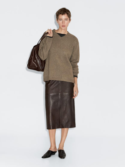 Oversize V-neck knit sweater