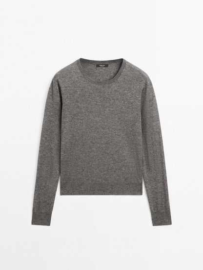 Wool blend knit sweater with crew neck