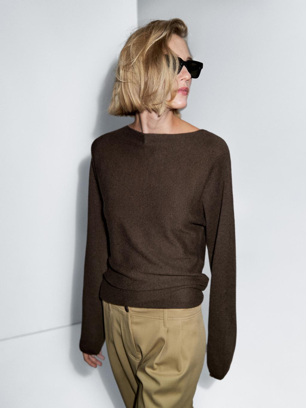Boat neck knit sweater