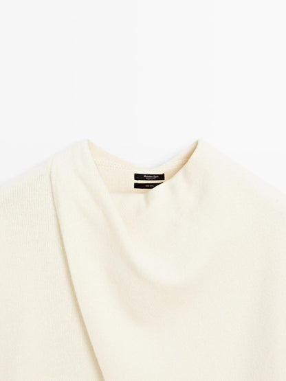 100% wool knit sweater with scarf