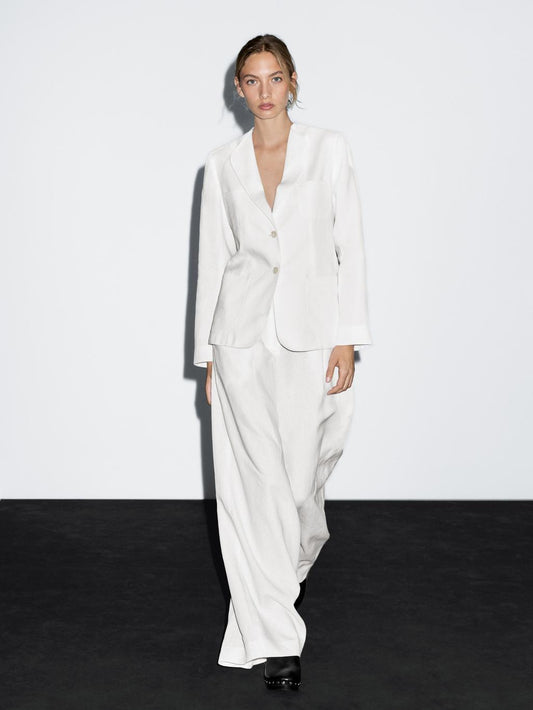 100% linen blazer with lapel detail