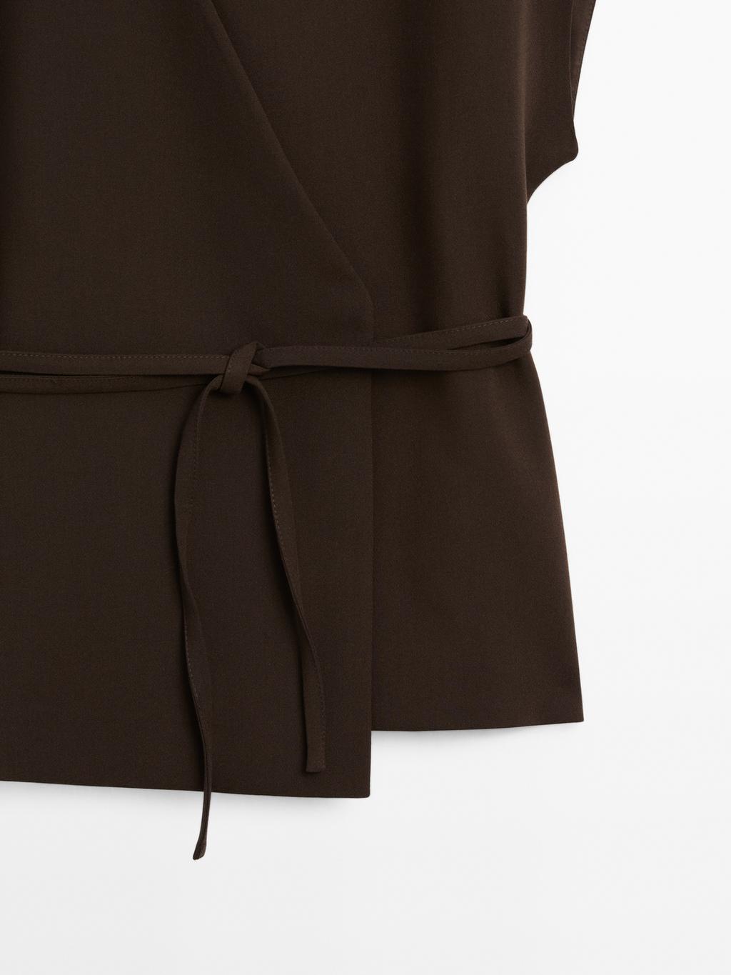 Crossover kimono with ties