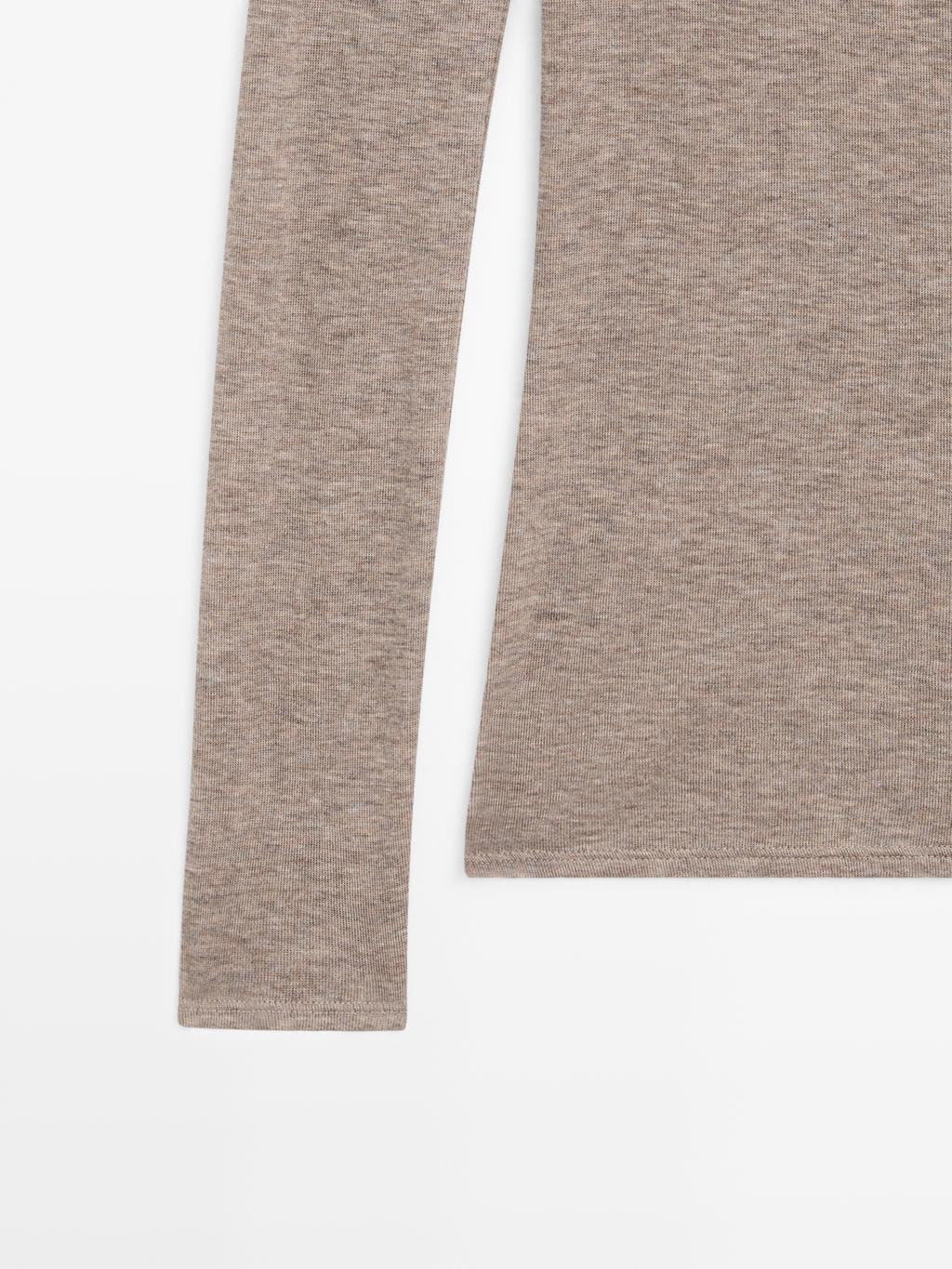 Long sleeve strapless T-shirt