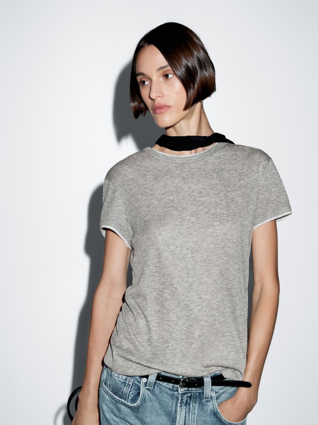 Short sleeve T-shirt with double trim