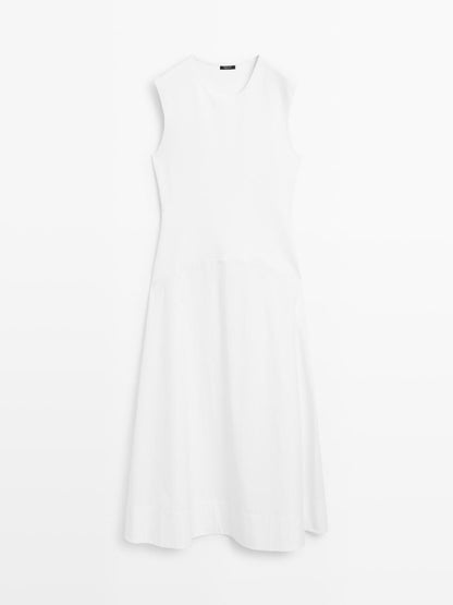 Long sleeveless contrast dress