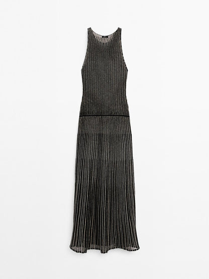 Long pleated knit dress