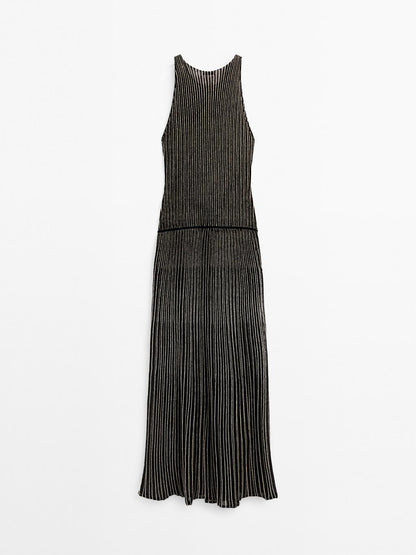 Long pleated knit dress