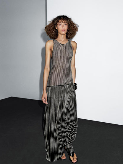 Long pleated knit dress
