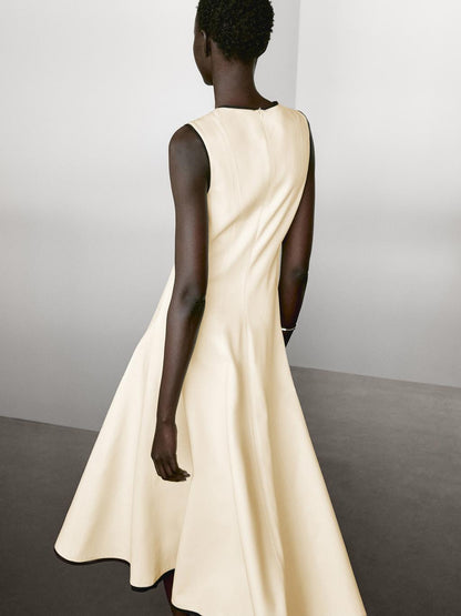 Flounce dress with contrast trims