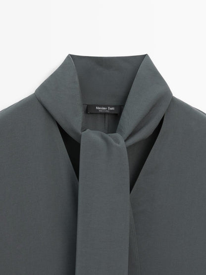 V-neckline midi dress with tie detail