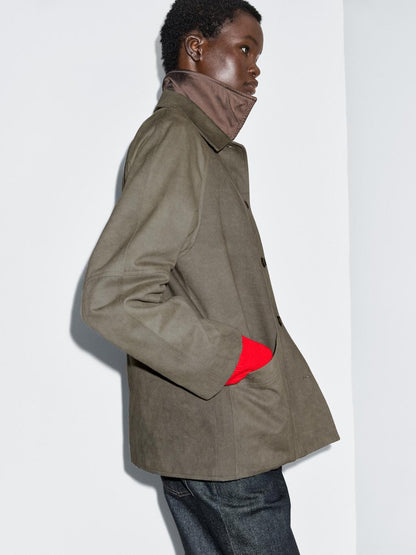 Water-repellent jacket with layered collar