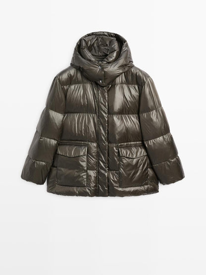 Short water-repellent shiny down jacket