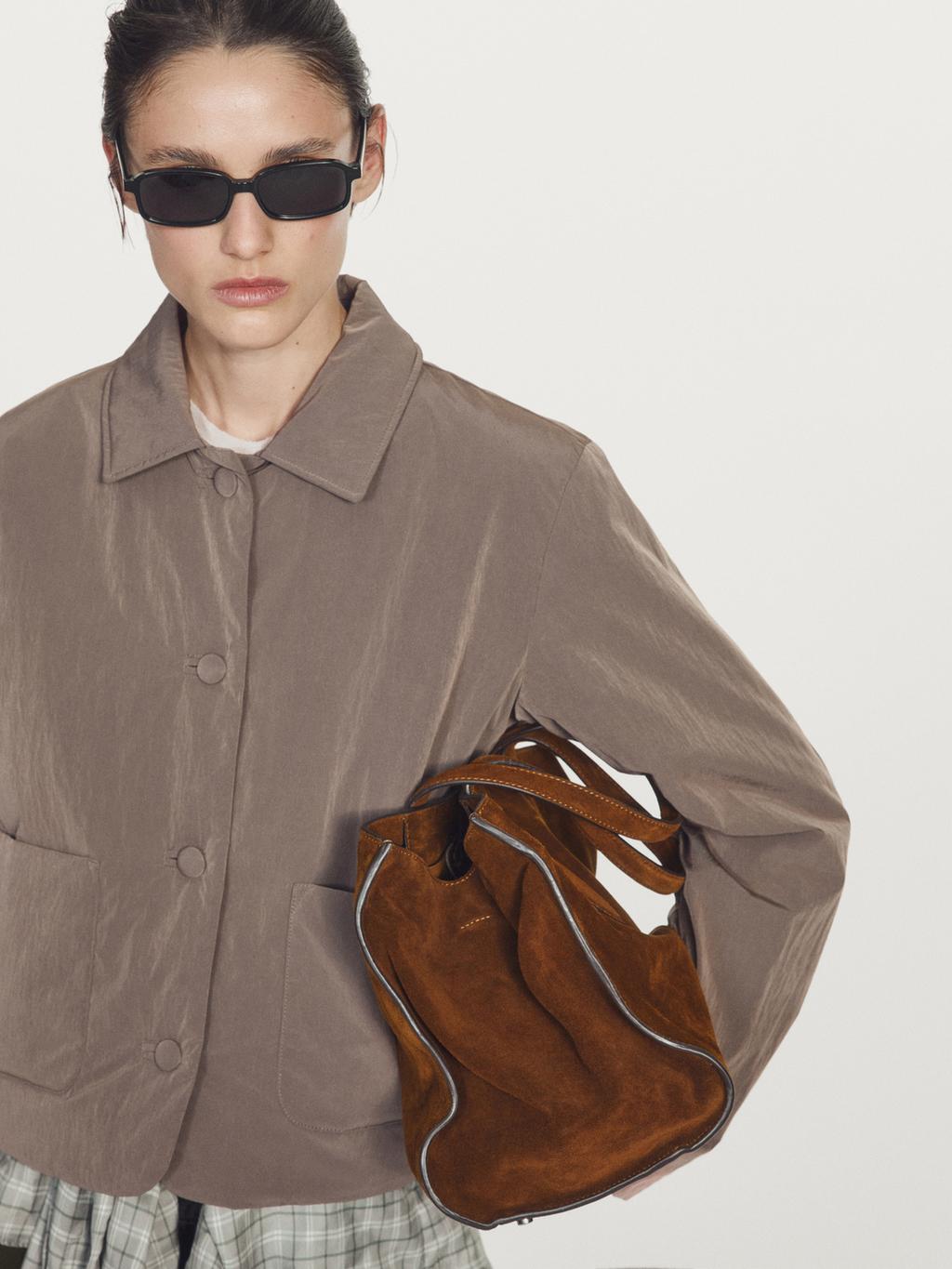 Short water-repellent puffer jacket