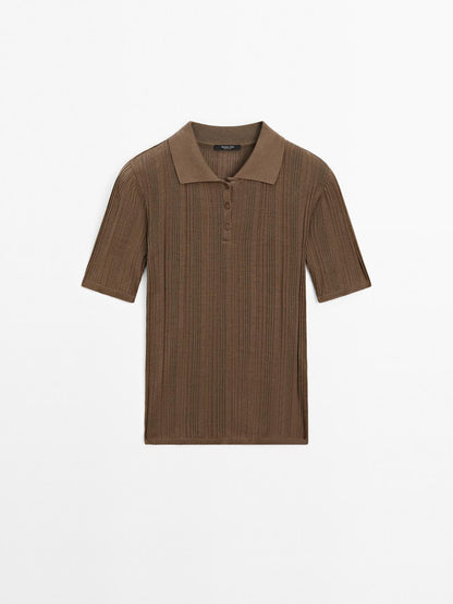 100% cotton polo shirt with ribbed detail