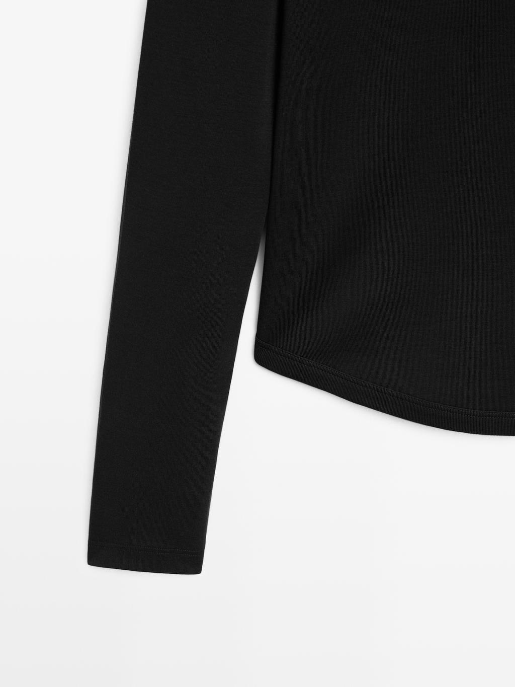 Long sleeve T-shirt with rounded hem