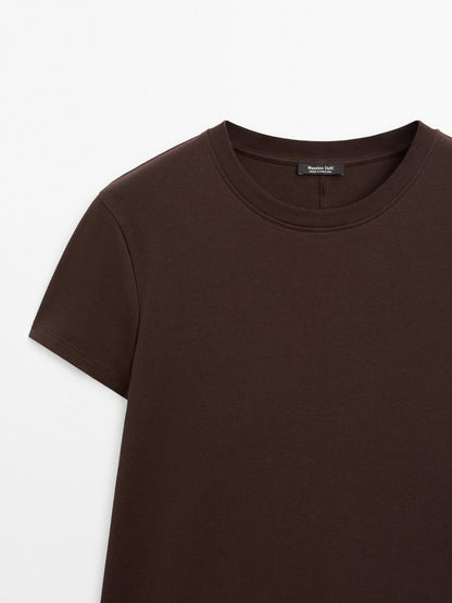 100% cotton T-shirt with seam detail