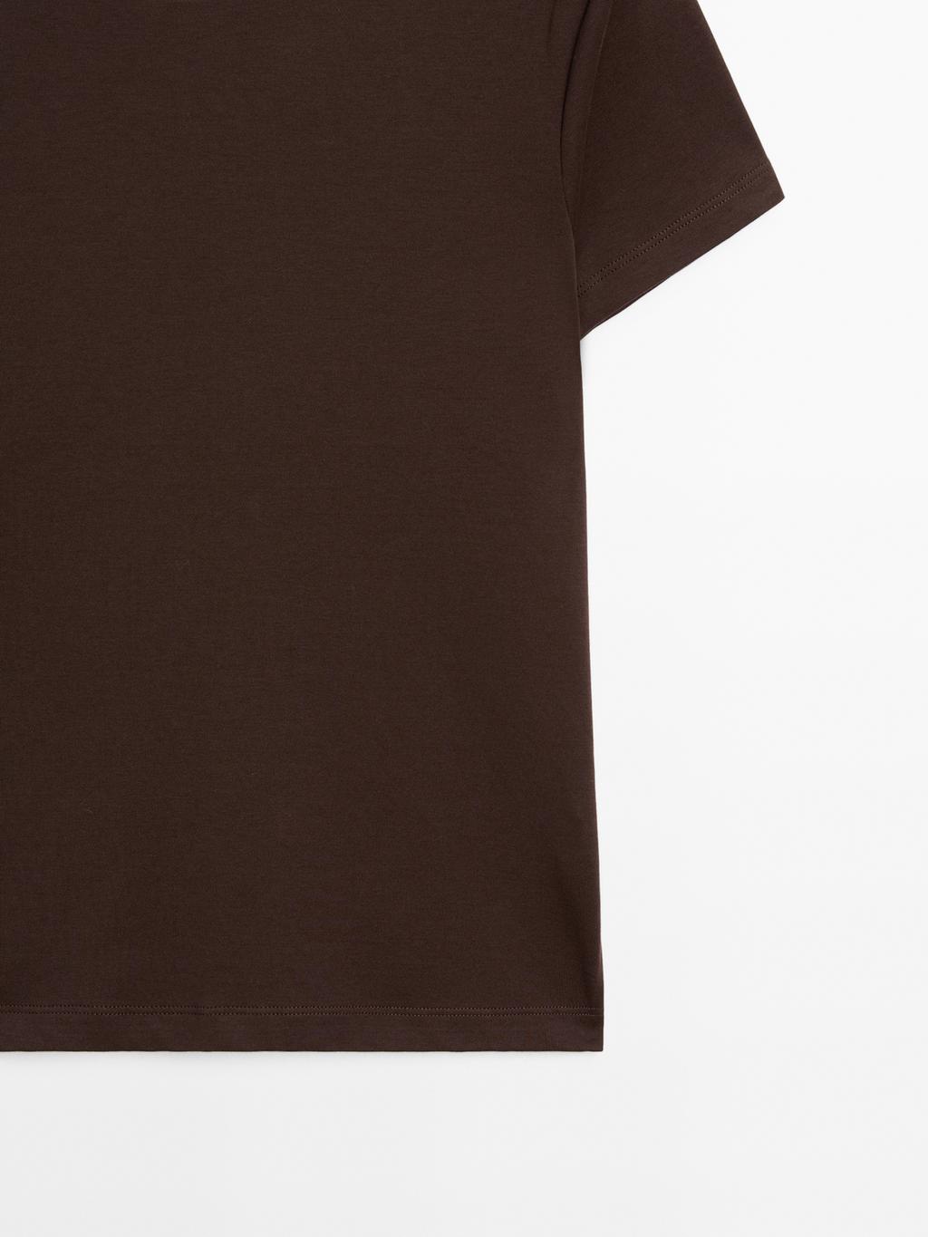 100% cotton T-shirt with seam detail