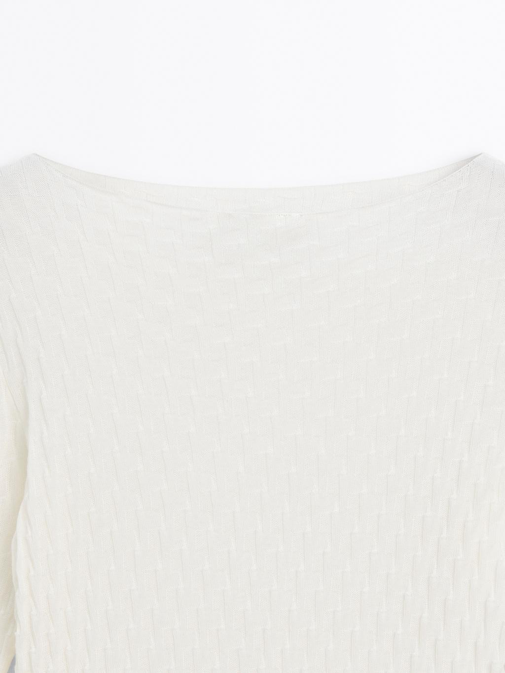 Long sleeve textured 100% cotton top