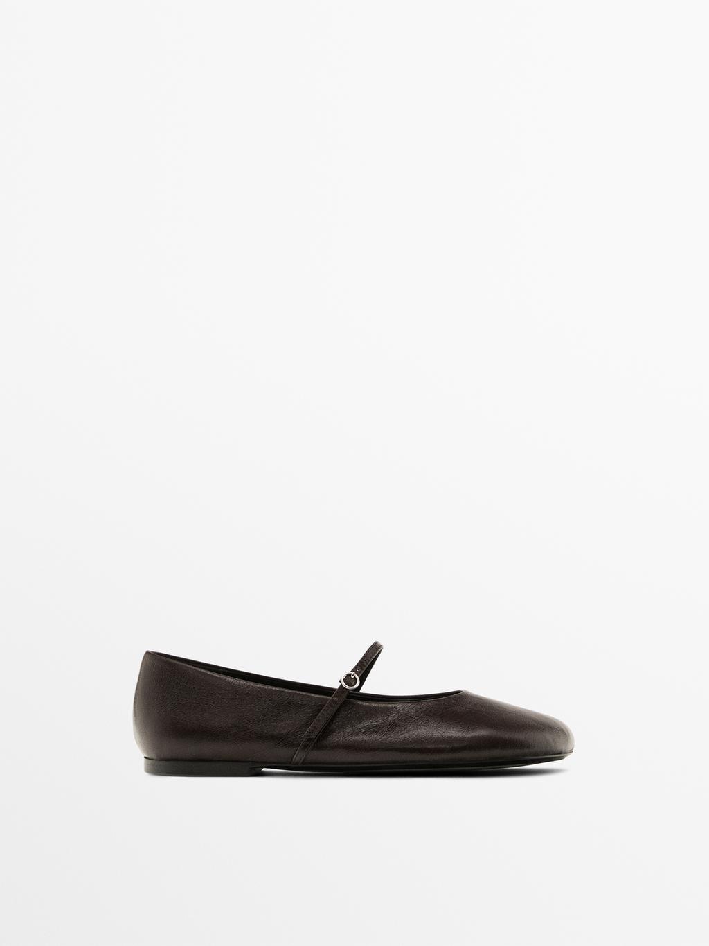 Soft ballet flats with buckle