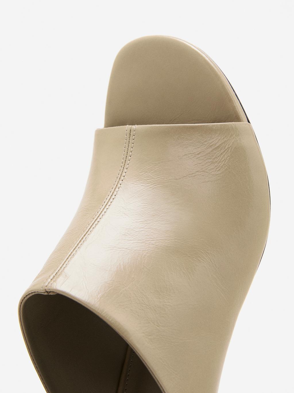 Soft leather high-heel sandals