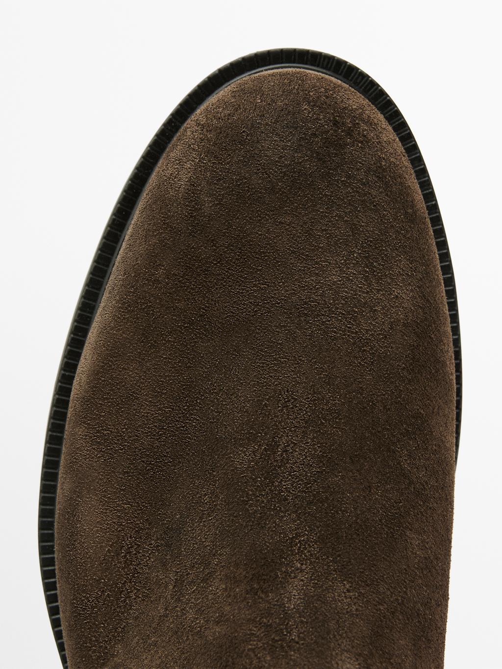 Split suede Chelsea boots